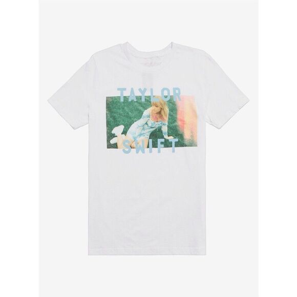 Taylor Swift Tops - Taylor Swift Crew Neck Tee Shirt Size Small Short Sleeve White Grassy Field